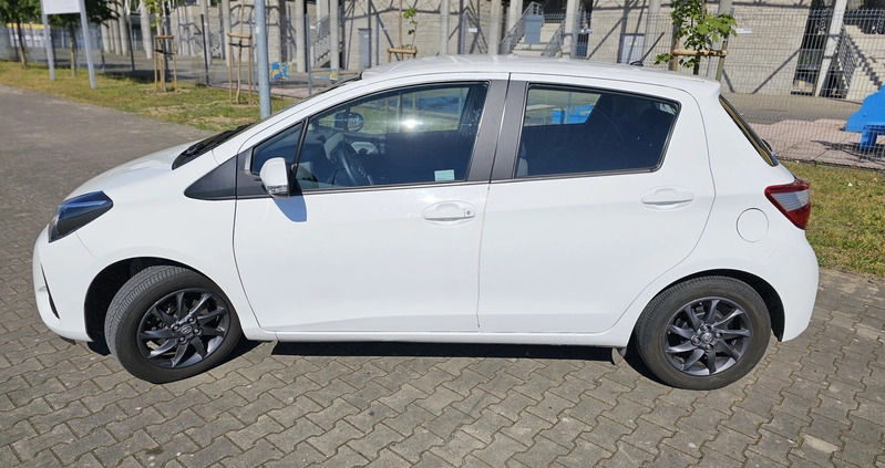 Toyota Yaris cena 50900 przebieg: 49850, rok produkcji 2019 z Toruń małe 16